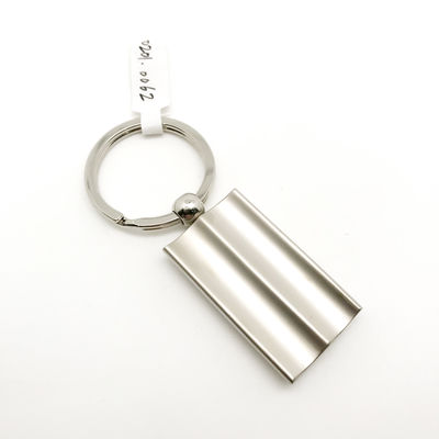 ซิลิเวอร์ Keychain ที่เป็นส่วนบุคคลกับตัวเลือกการออกแบบโลโก้ที่กําหนดเอง