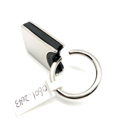 ในฐานะ Photo Metal Keychain Holder พร้อมโลโก้ที่กําหนดเอง